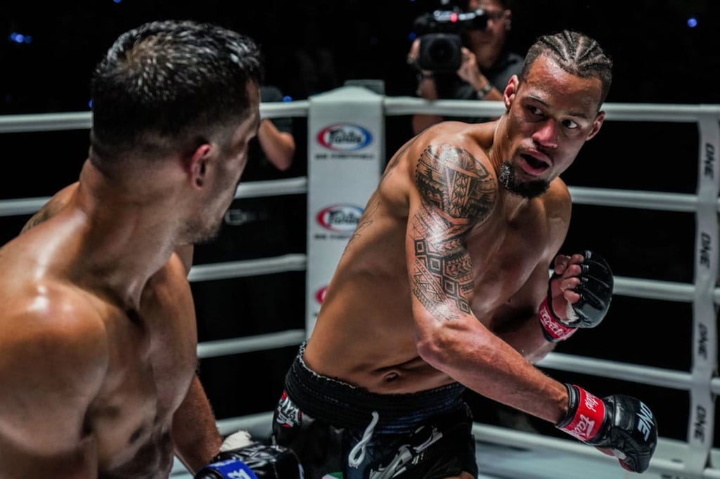 Regian Eersel punches Sinsamut Klinmee during one of their previous title fights. Photo: ONE Championship