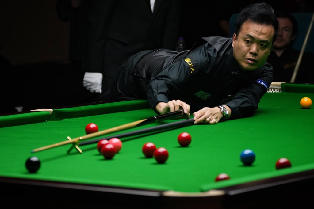 Local favourite Marco Fu lines up a shot during his match against Jack Lisowski. Photo: Elson Li Local favourite Marco Fu lines up a shot during his match against Jack Lisowski. Photo: Elson Li