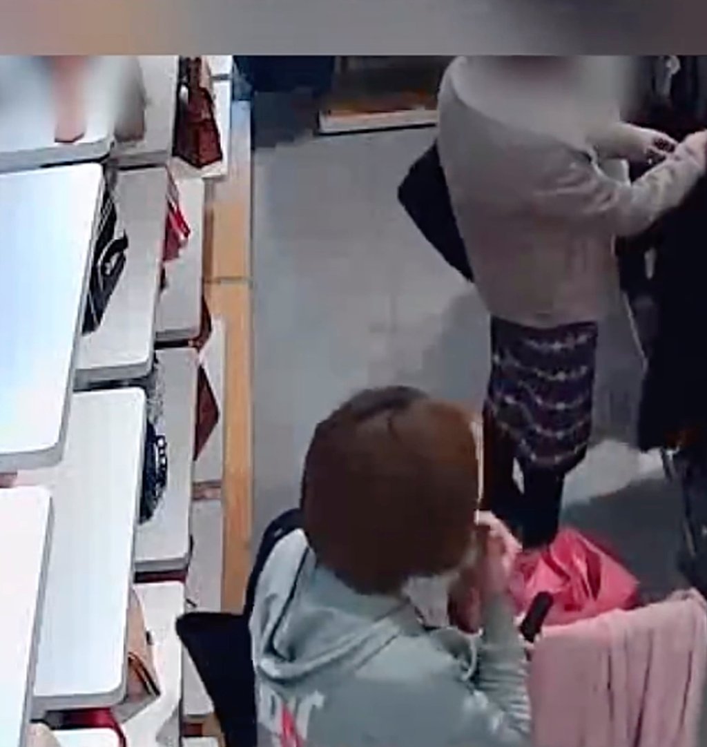 The duo used an empty baby stroller as cover during their shoplifting spree. Photo: Weibo The duo used an empty baby stroller as cover during their shoplifting spree. Photo: Weibo