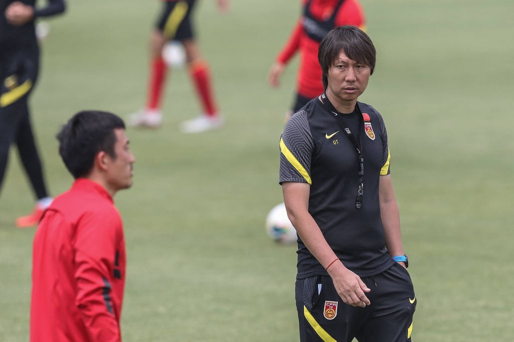 Before becoming a coach, Li Tie (right) played in England for Everton and Sheffield United. Photo: AFP