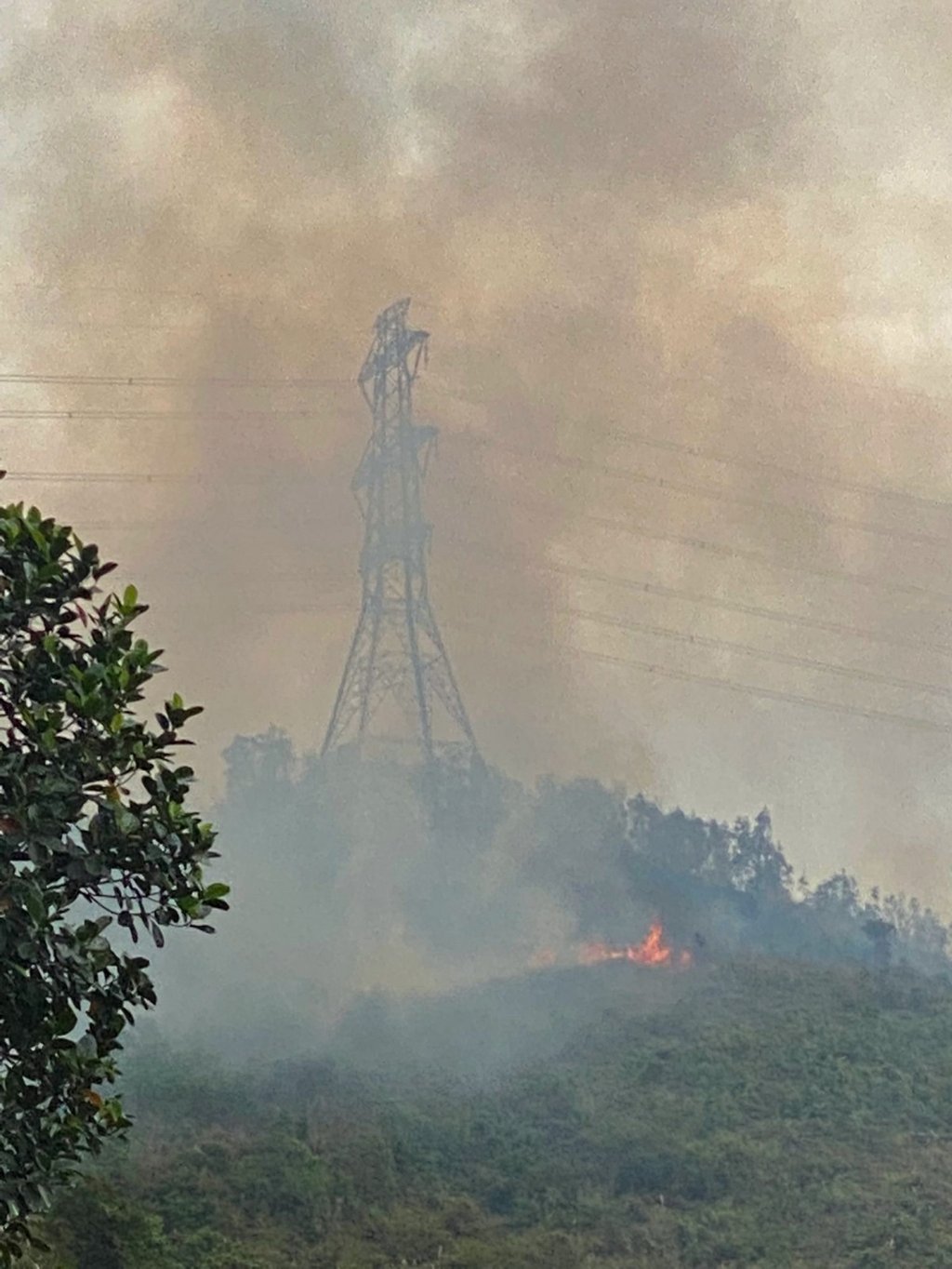 CLP Power said a preliminary investigation suggested a hill fire had affected overhead electricity pylons. Photo: CLP