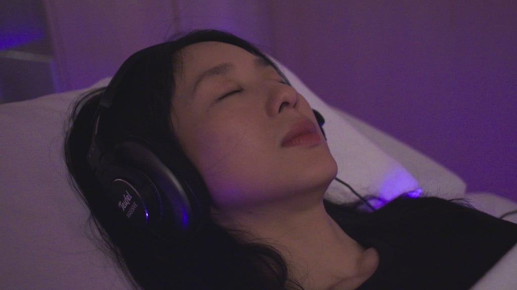 Liang-lin Chen relaxes while enjoying the Deep Sleep Programme at the AIA Alta Wellness Haven in Hong Kong. Liang-lin Chen relaxes while enjoying the Deep Sleep Programme at the AIA Alta Wellness Haven in Hong Kong.