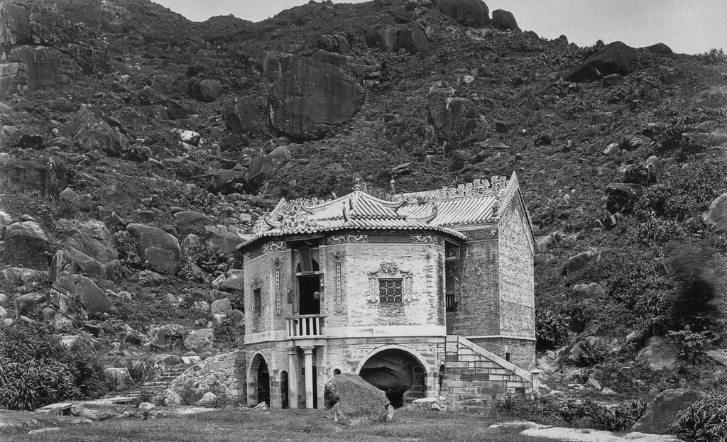 The Lin Fa Kung temple in Tai Hang in 1870, when it was still close to the shoreline. The Lin Fa Kung temple in Tai Hang in 1870, when it was still close to the shoreline.