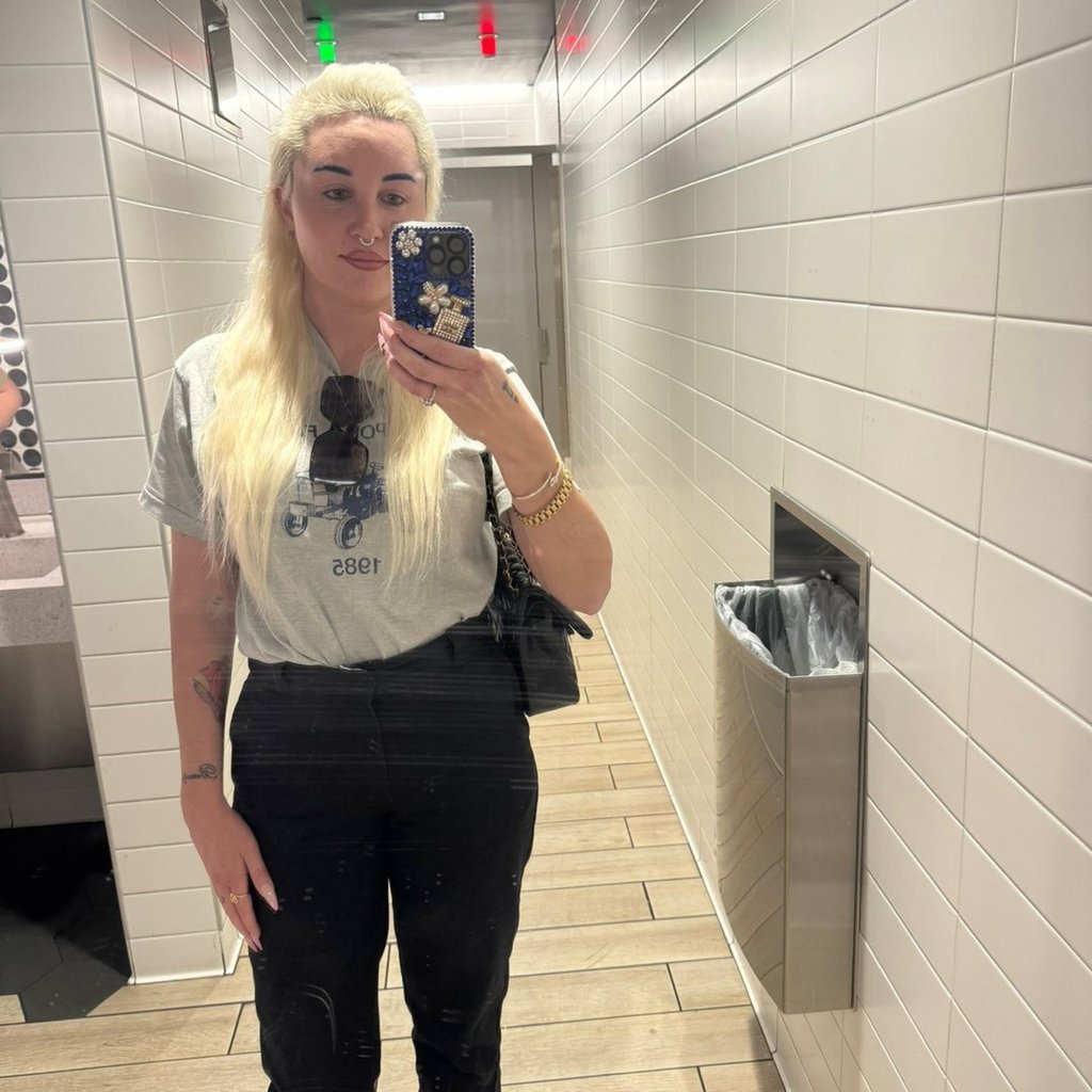 Amanda Bynes off camera. Photo: @amandaamandaamanda1986/Instagram Amanda Bynes off camera. Photo: @amandaamandaamanda1986/Instagram