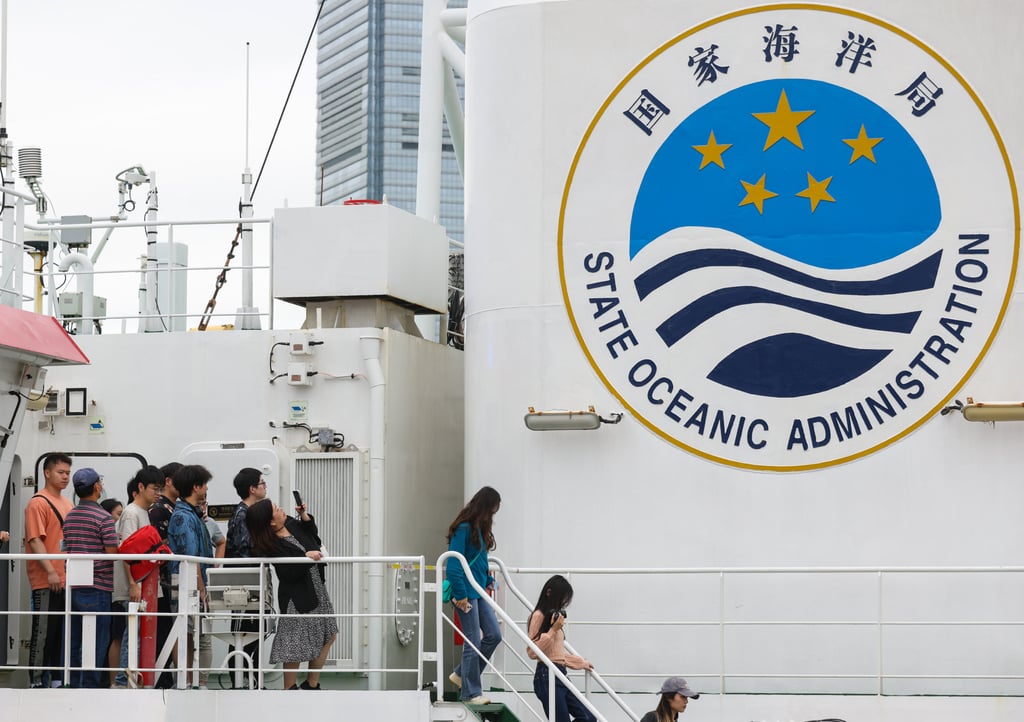 Members of the public tour Xue Long 2 at Ocean Terminal in Tsim Sha Tsui. Photo: Yik Yeung-man Members of the public tour Xue Long 2 at Ocean Terminal in Tsim Sha Tsui. Photo: Yik Yeung-man