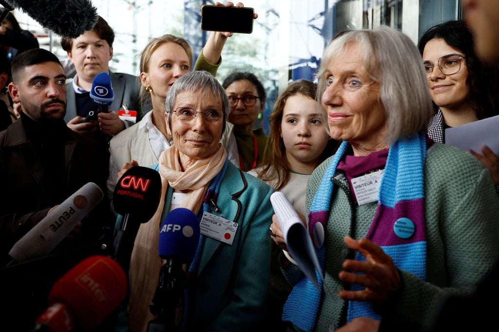 Anne Mahrer and Rosmarie Wyder-Walti, of the Senior Women for Climate Protection, talk to journalists after the court verdict on April 9. Photo: Reuters Anne Mahrer and Rosmarie Wyder-Walti, of the Senior Women for Climate Protection, talk to journalists after the court verdict on April 9. Photo: Reuters