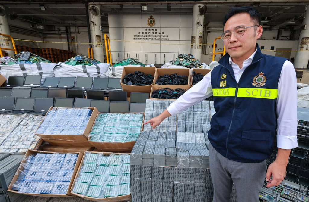 Senior Investigator Cheung Yip-tai of the department’s syndicate crimes investigation bureau says the stash may have been potentially destined for mainland China. Photo: Dickson Lee Senior Investigator Cheung Yip-tai of the department’s syndicate crimes investigation bureau says the stash may have been potentially destined for mainland China. Photo: Dickson Lee