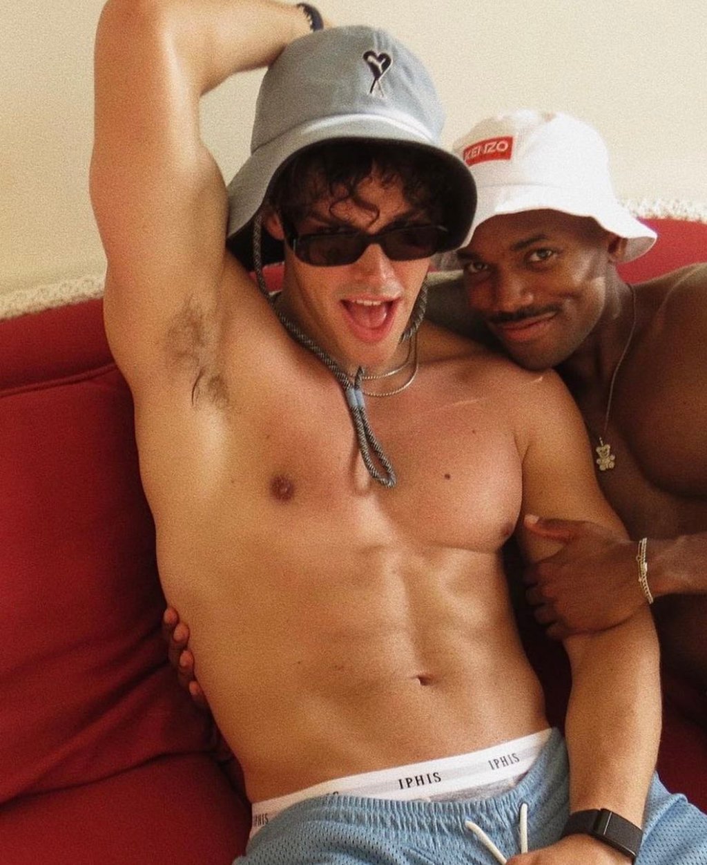 Noah Beck and Carter Gregory have sparked romance rumours recently. Photo: @malefarmpits/X