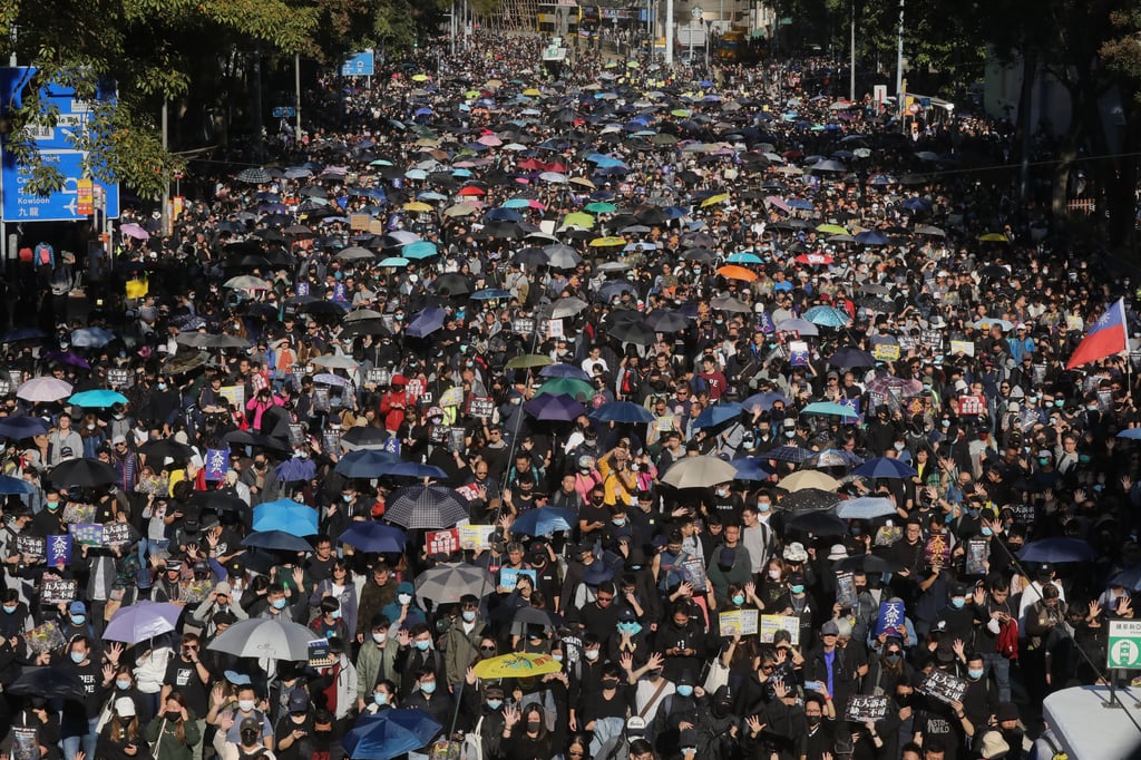 Protesters march from Causeway Bay to Central on December 8, 2019. Photo: K. Y. Cheng Protesters march from Causeway Bay to Central on December 8, 2019. Photo: K. Y. Cheng