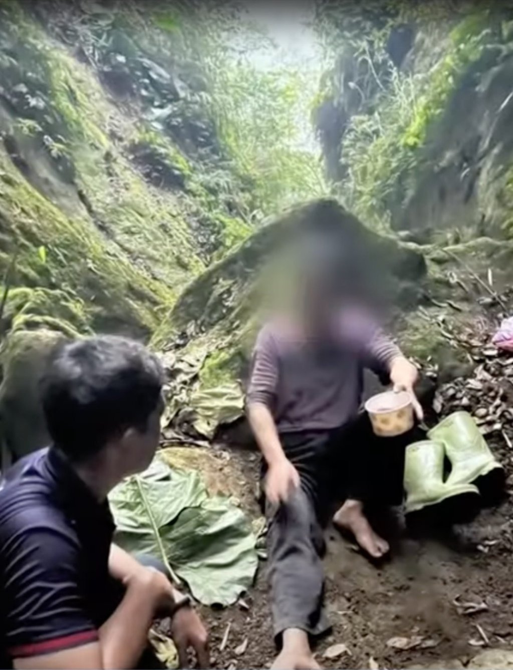 The man was trapped in the gorge for 10 days, injured with no mobile phone. Photo: YouTube/@TTV News The man was trapped in the gorge for 10 days, injured with no mobile phone. Photo: YouTube/@TTV News
