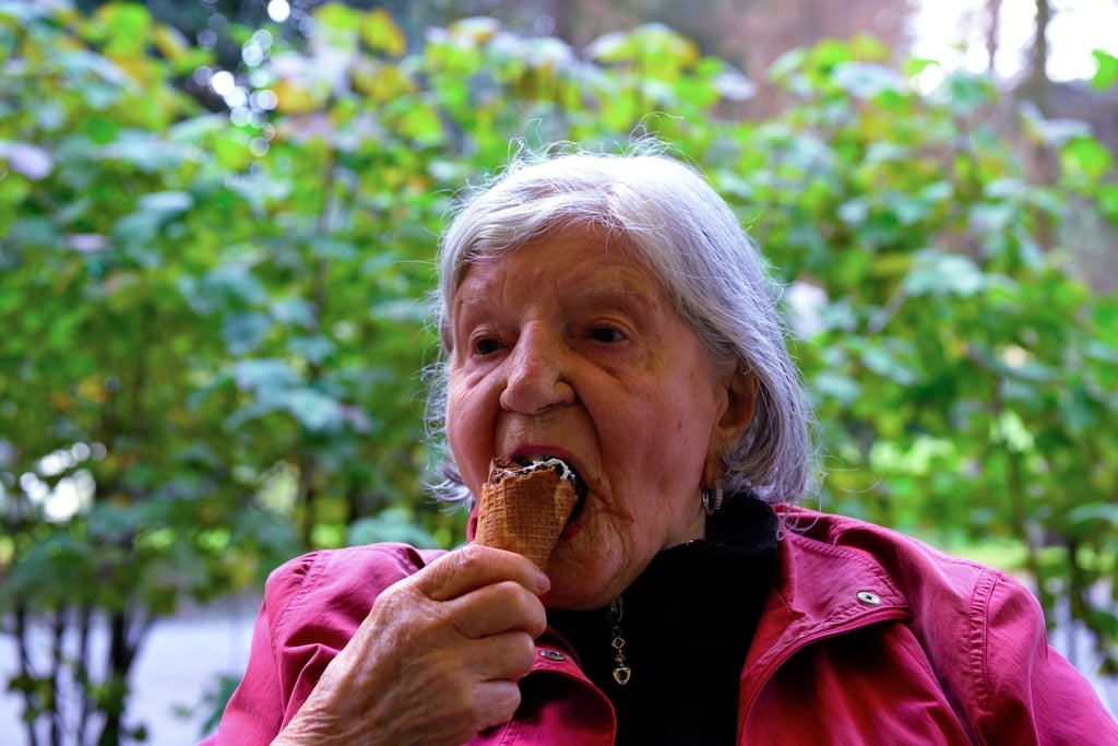 When a person with dementia starts resisting eating healthy meals and shows a preference for confectionery, it can be challenging to manage their dietary choices. Photo: Shutterstock