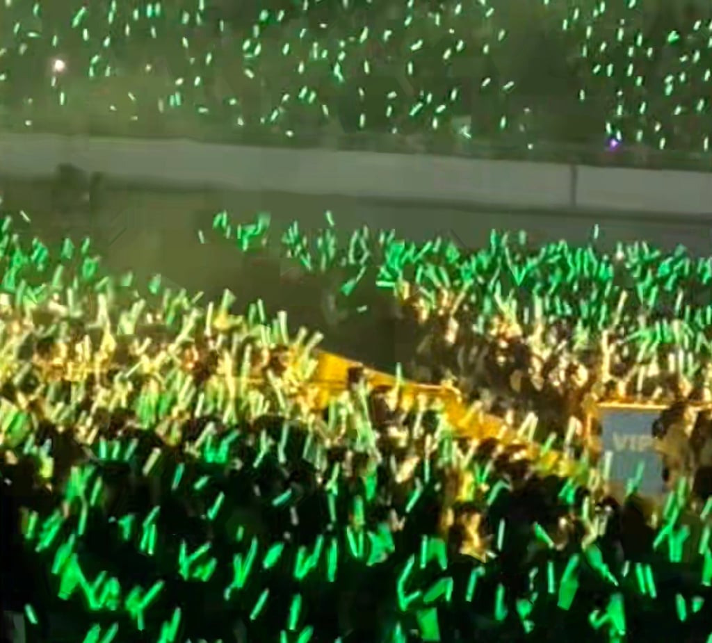 Phoenix Legend regularly attract tens of thousands of people to their concerts. Photo: Baidu