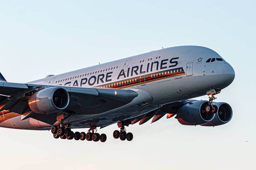 Singapore Airlines has signed a historic deal tp buy 1,000 tonnes of sustainable jet fuel. Photo: Shutterstock