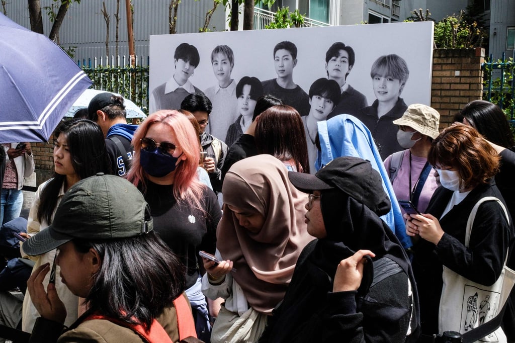 BTS Seoul pop up Monochrome draws band s Army fans despite K pop superstars absence for Korean military service South China Morning Post