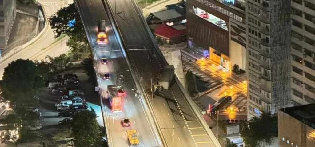 The accident site on the Kowloon-bound Tsuen Wan Road flyover. Photo: Facebook/Bosco Chu The accident site on the Kowloon-bound Tsuen Wan Road flyover. Photo: Facebook/Bosco Chu