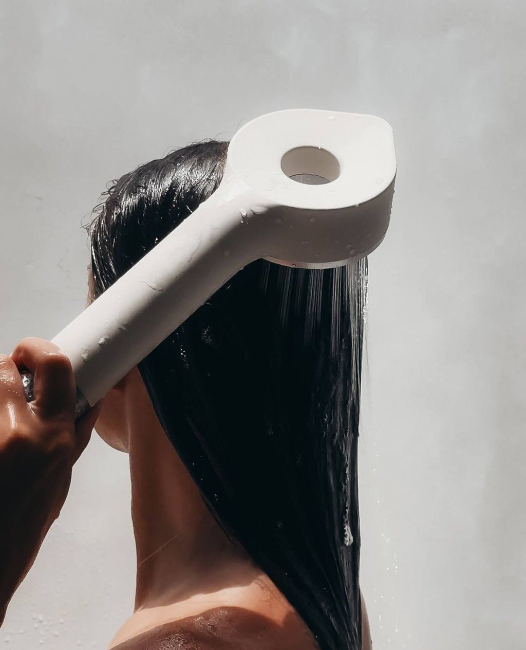 Easily attached home shower head filters can help remove chlorine, heavy metals and other contaminants from shower water and turn hard water into soft water. Photo: @helloklean/Instagram Easily attached home shower head filters can help remove chlorine, heavy metals and other contaminants from shower water and turn hard water into soft water. Photo: @helloklean/Instagram