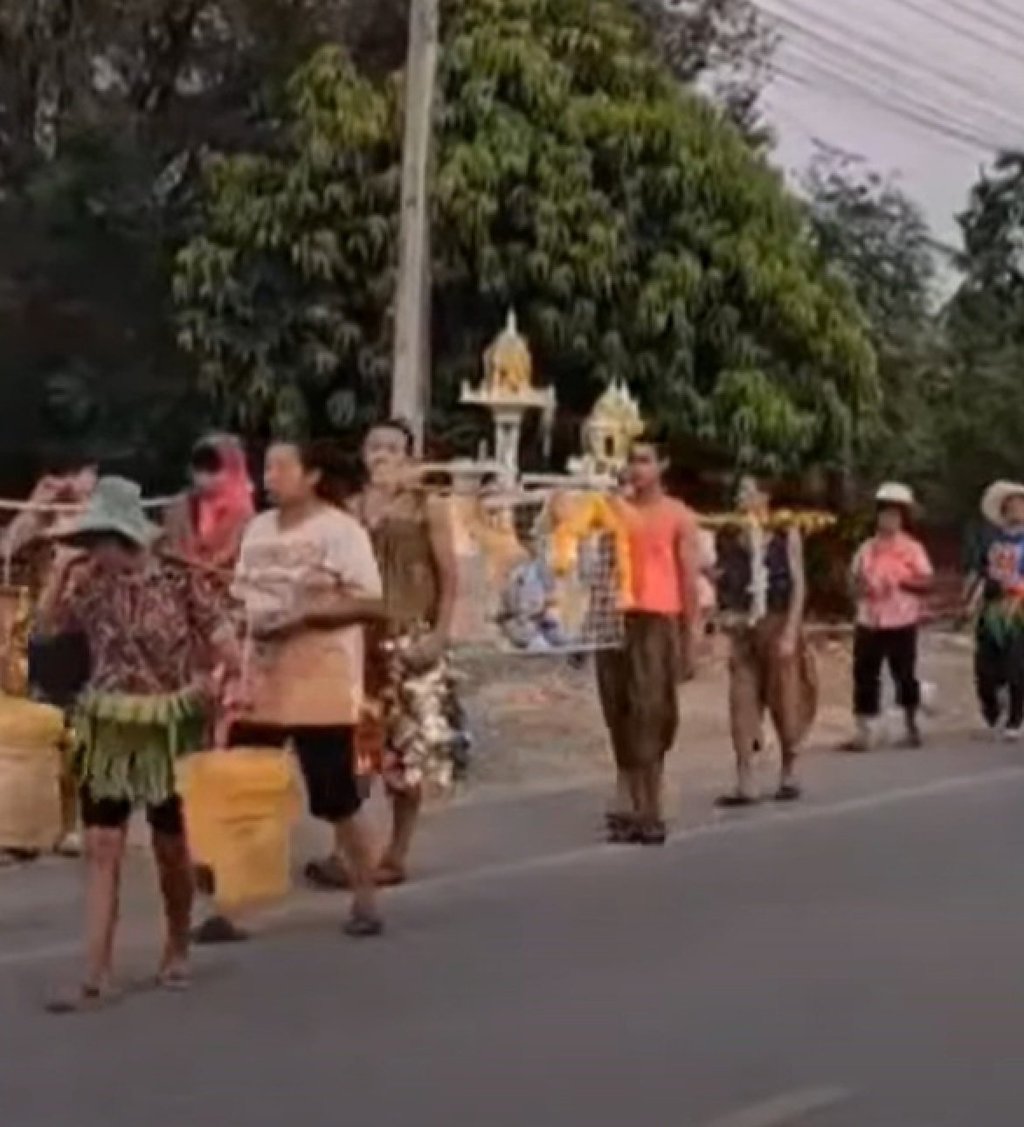 Thai farmers use plush toys like Doraemon or Hello Kitty to summon rain in rituals to replace real cats to avoid distress. Photo: Weibo Thai farmers use plush toys like Doraemon or Hello Kitty to summon rain in rituals to replace real cats to avoid distress. Photo: Weibo