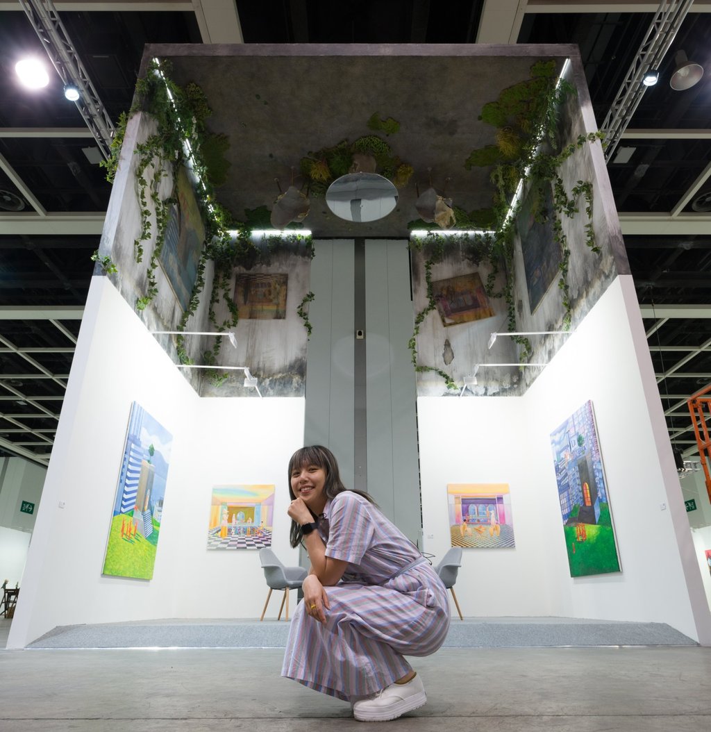 Mak2 in front of her Copy of Copy of Copy of Copy (2024) at Art Basel Hong Kong. Photo: De Sarthe Mak2 in front of her Copy of Copy of Copy of Copy (2024) at Art Basel Hong Kong. Photo: De Sarthe