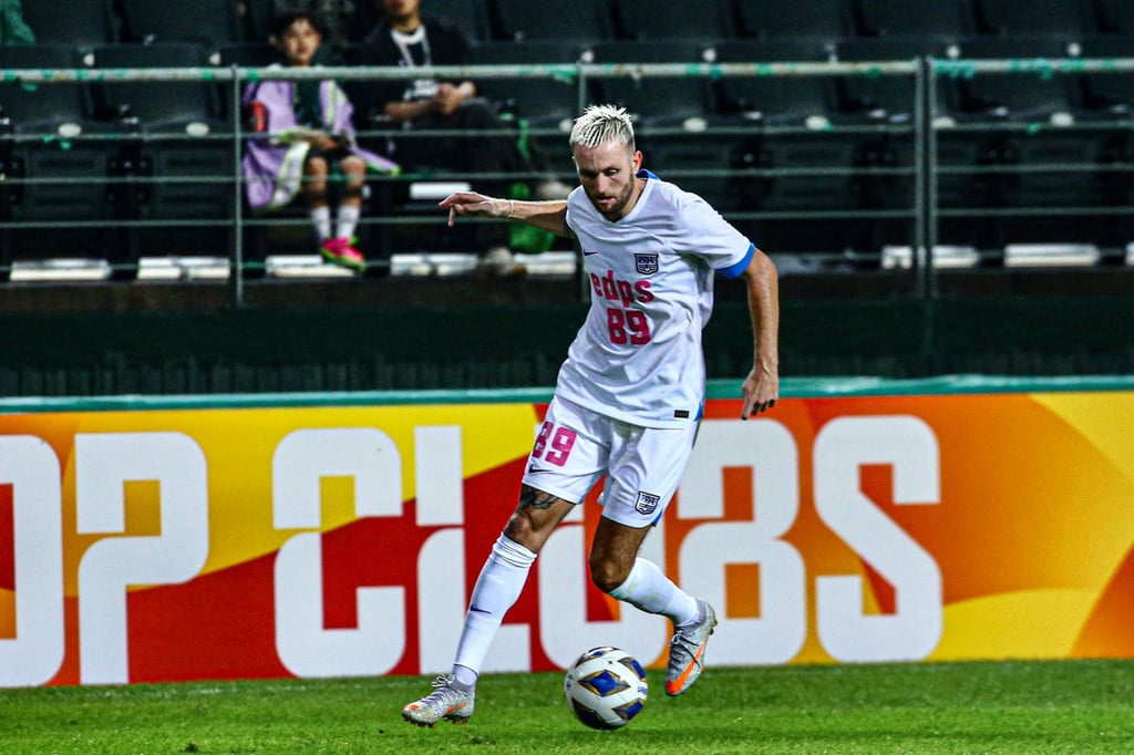 Jakob Jantscher escaped a second yellow card before setting up a goal for Cleiton Velasques. Photo: Kitchee Jakob Jantscher escaped a second yellow card before setting up a goal for Cleiton Velasques. Photo: Kitchee