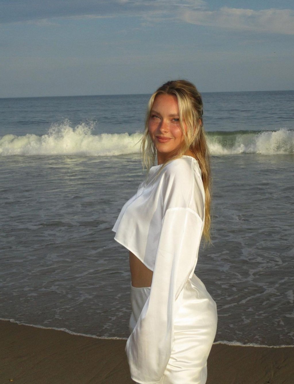 Camille Kostek promoting Victoria’s Secret Bare Rose Fragrance last July. Photo: @camillekostek/Instagram Camille Kostek promoting Victoria’s Secret Bare Rose Fragrance last July. Photo: @camillekostek/Instagram