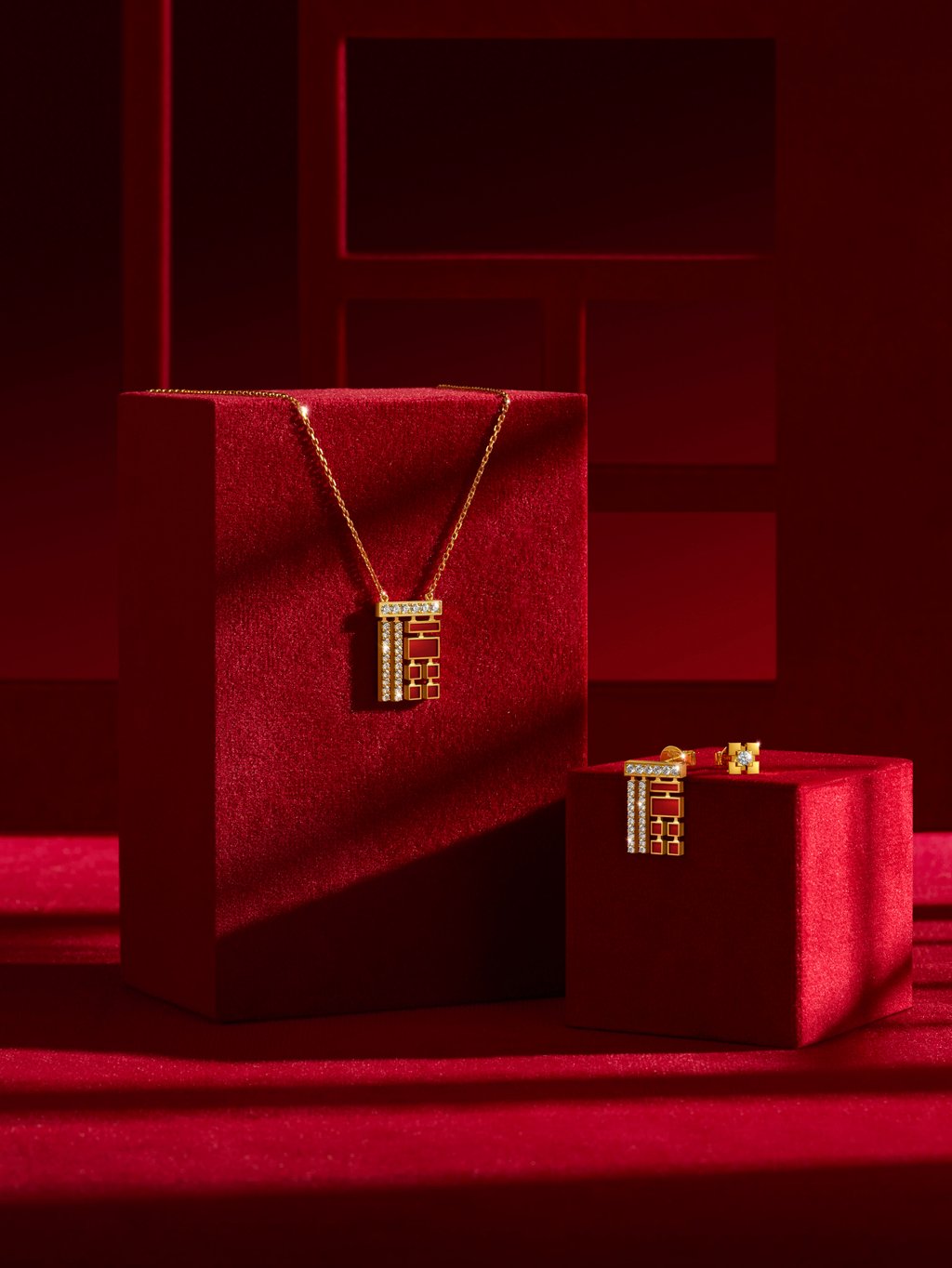 Chow Tai Fook items feature clean lines not often seen in pure gold jewellery Chow Tai Fook items feature clean lines not often seen in pure gold jewellery