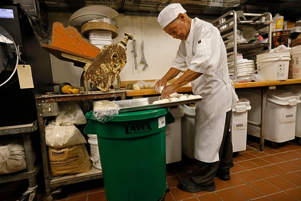Yuan Hai Teng, 85, co-founder of Jeng Chi restaurant, prepares dough to make buns at the restaurant. Photo: TNS Yuan Hai Teng, 85, co-founder of Jeng Chi restaurant, prepares dough to make buns at the restaurant. Photo: TNS
