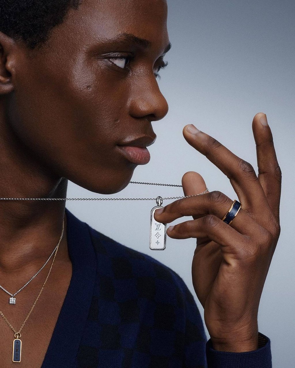 The boy jewelry shop