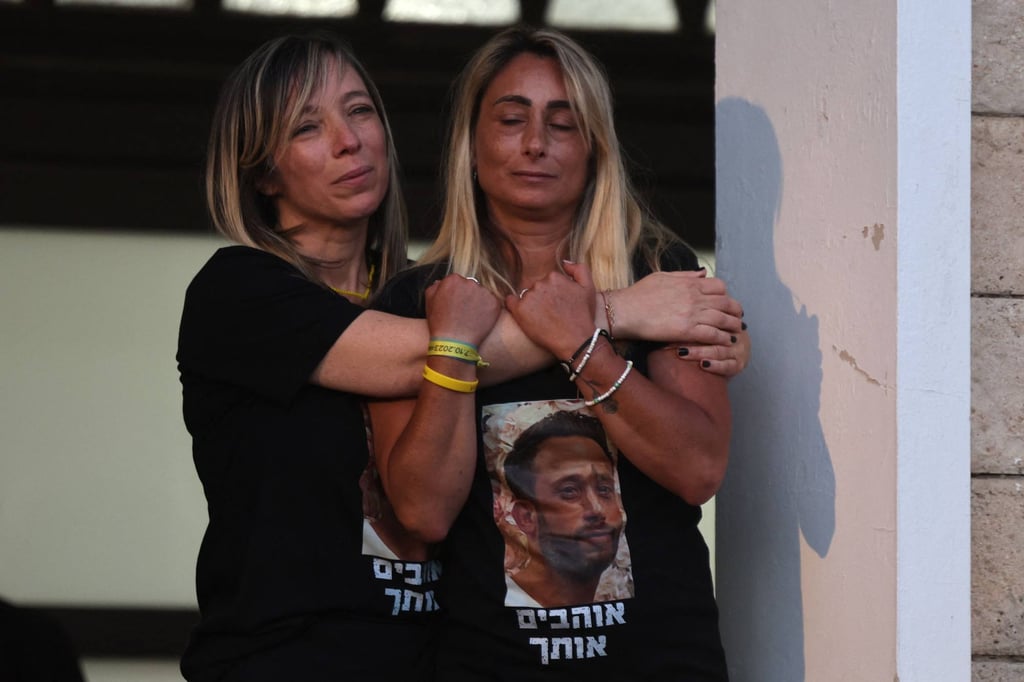 Relatives of Hanan Yablonka, whose body was retrieved in Gaza on Friday by Israeli troops. Photo: AFP