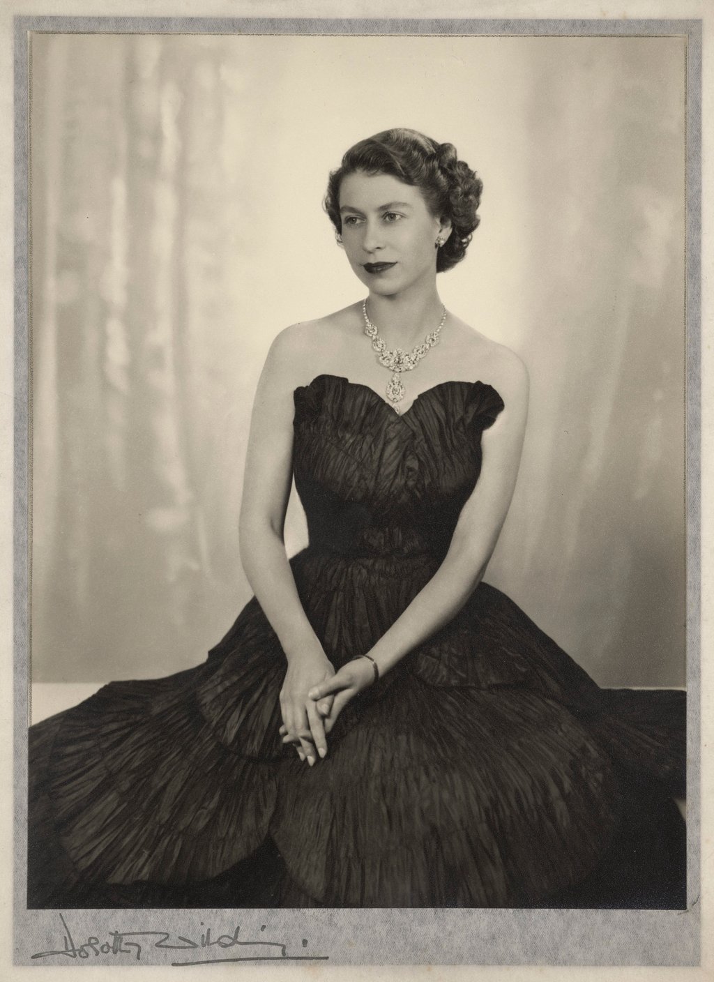 Dorothy Wilding, Queen Elizabeth II, 1952