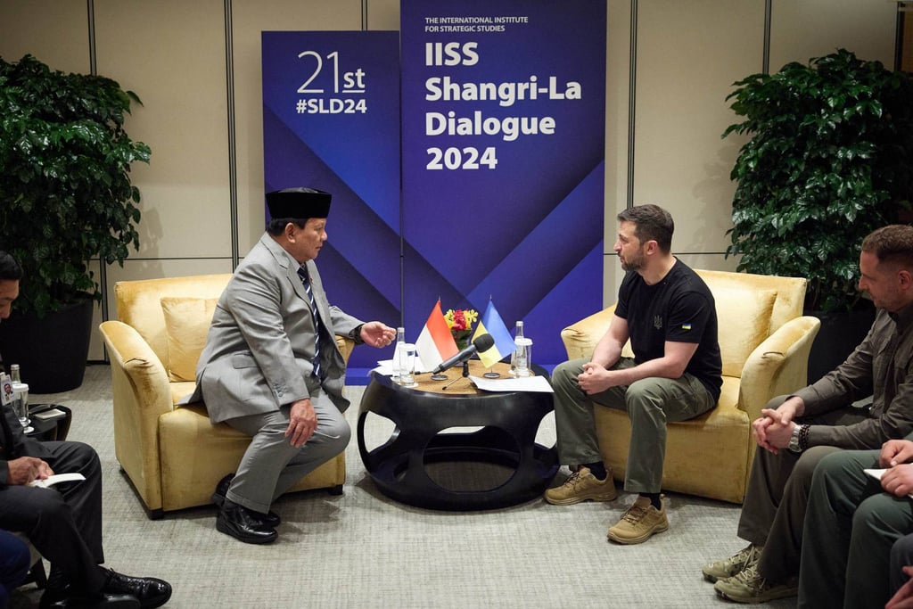 Zelensky talks to Prabowo, currently Indonesia’s defence minister, during the Shangri-La Dialogue. Photo: Ukrainian Presidential Press Service/Handout via AFP Zelensky talks to Prabowo, currently Indonesia’s defence minister, during the Shangri-La Dialogue. Photo: Ukrainian Presidential Press Service/Handout via AFP