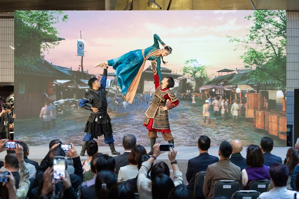 The Beijing Dance Drama and Opera’s award-winning dance drama, Five Stars Rising in the East, transcends time and space, and features both traditional aesthetics and contemporary elements including tap dancing.