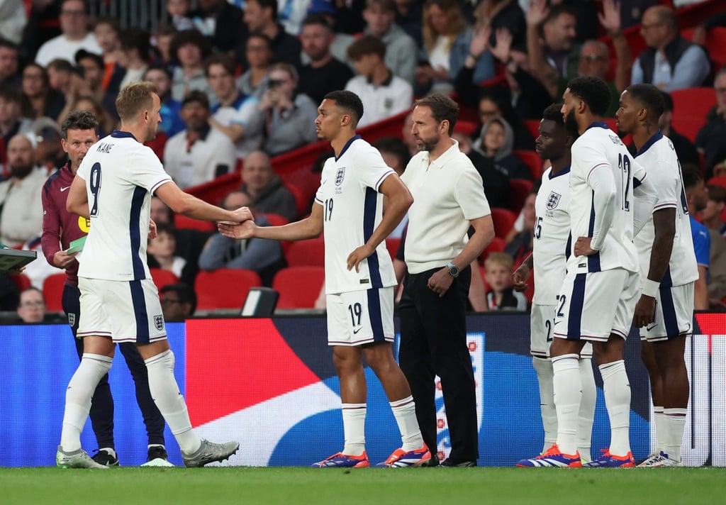 Kane (left) came off midway through the friendly defeat to Iceland but has no issues with his fitness. Photo: Reuters