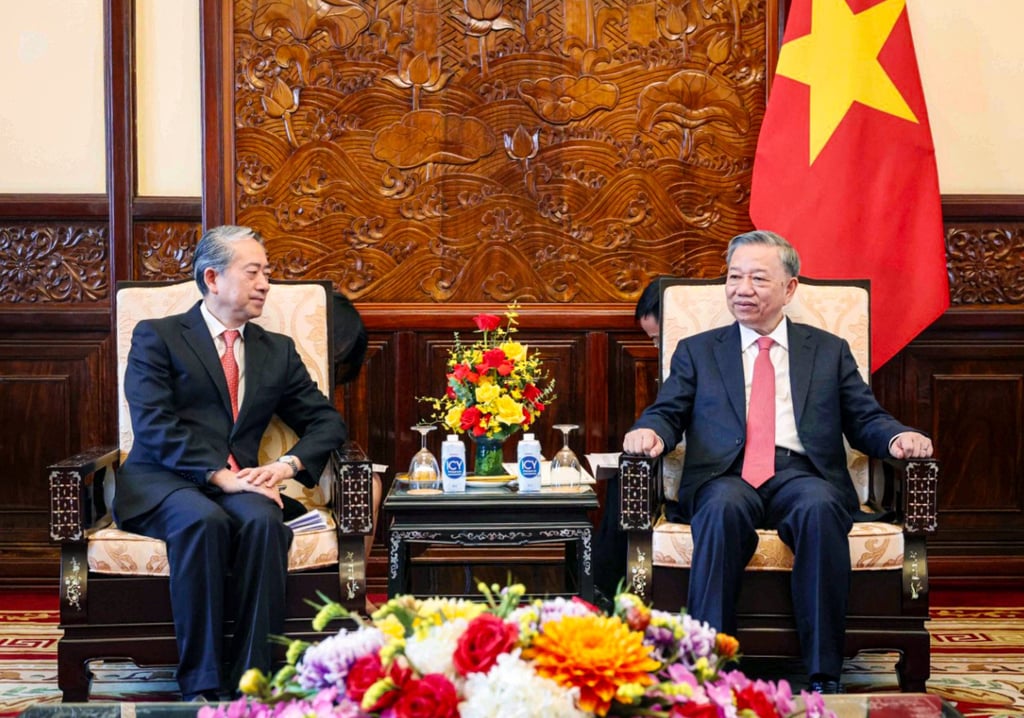 To Lam (right) told Xiong Bo that the two sides should “better control and resolve disagreements at sea”. Photo: Vietnam News Agency