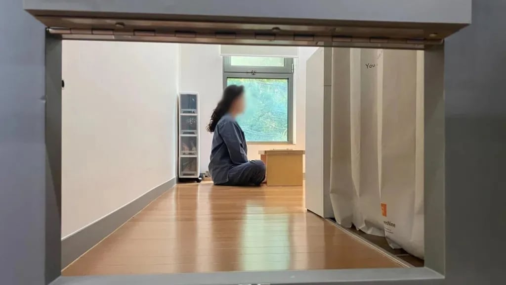A special scheme allows parents to isolate for several days to help gain an understanding of their children’s pain. Photo: Weixin.qq A special scheme allows parents to isolate for several days to help gain an understanding of their children’s pain. Photo: Weixin.qq