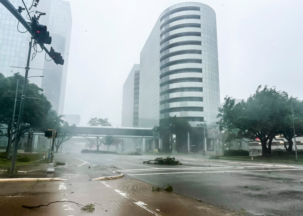 Wind and rain from Hurricane Beryl in Houston, Texas on Monday. Photo: EPA-EFE Wind and rain from Hurricane Beryl in Houston, Texas on Monday. Photo: EPA-EFE