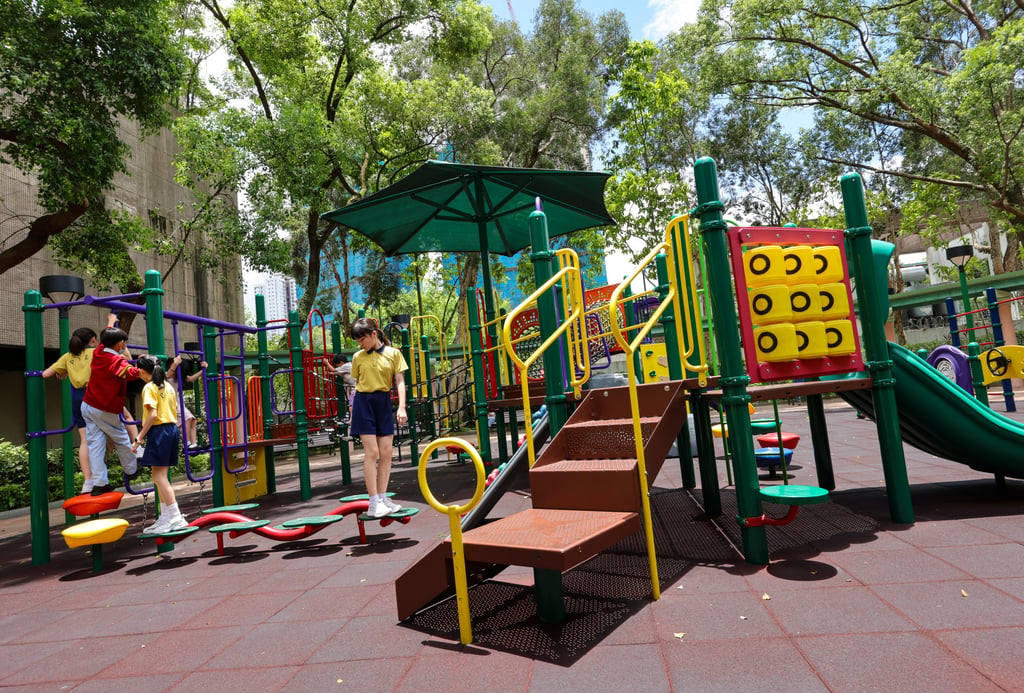 Some parents reported the woman “kept staring at and following one of the K1 children” while the pupil was playing in a park opposite Fanling Centre after school hours. Photo: Jelly Tse Some parents reported the woman “kept staring at and following one of the K1 children” while the pupil was playing in a park opposite Fanling Centre after school hours. Photo: Jelly Tse