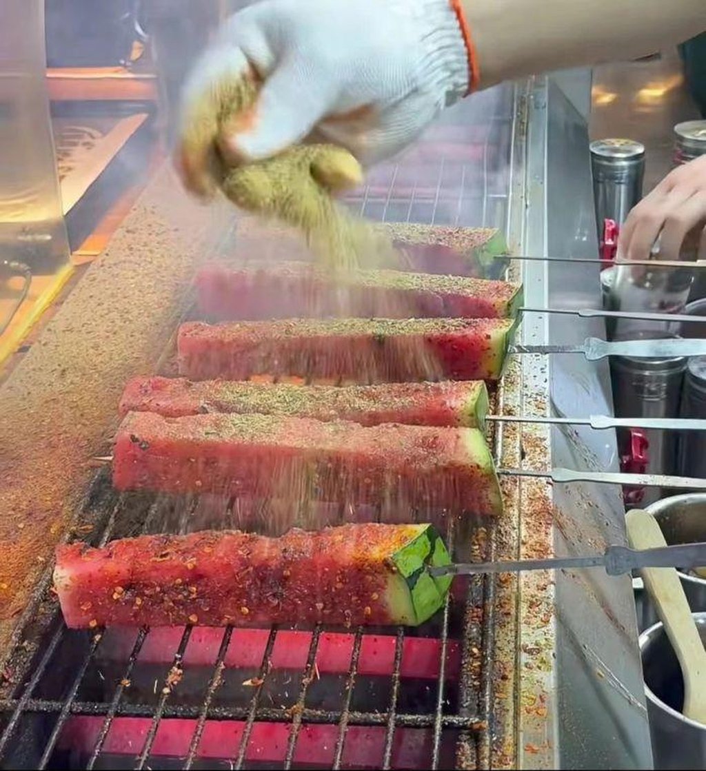 A healthy dose of seasoning helps keep slices of watermelon together on the grill. Photo: Sina A healthy dose of seasoning helps keep slices of watermelon together on the grill. Photo: Sina