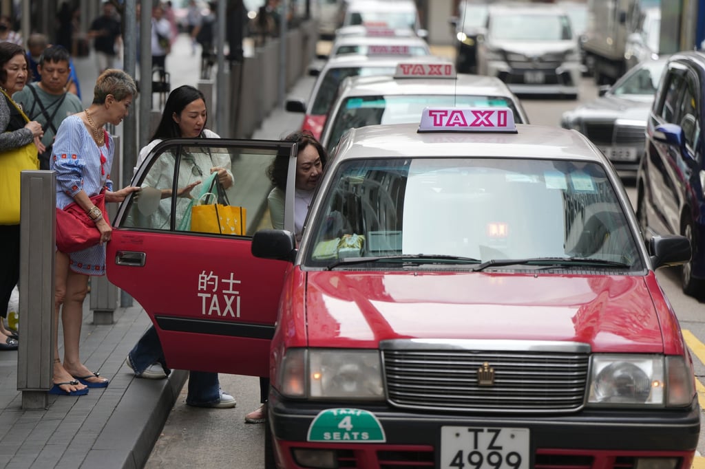 Nearly half the participants in a recent survey rated Hong Kong’s taxi service as either “very unsatisfactory” or “not very satisfactory”. Photo: Sam Tsang Nearly half the participants in a recent survey rated Hong Kong’s taxi service as either “very unsatisfactory” or “not very satisfactory”. Photo: Sam Tsang