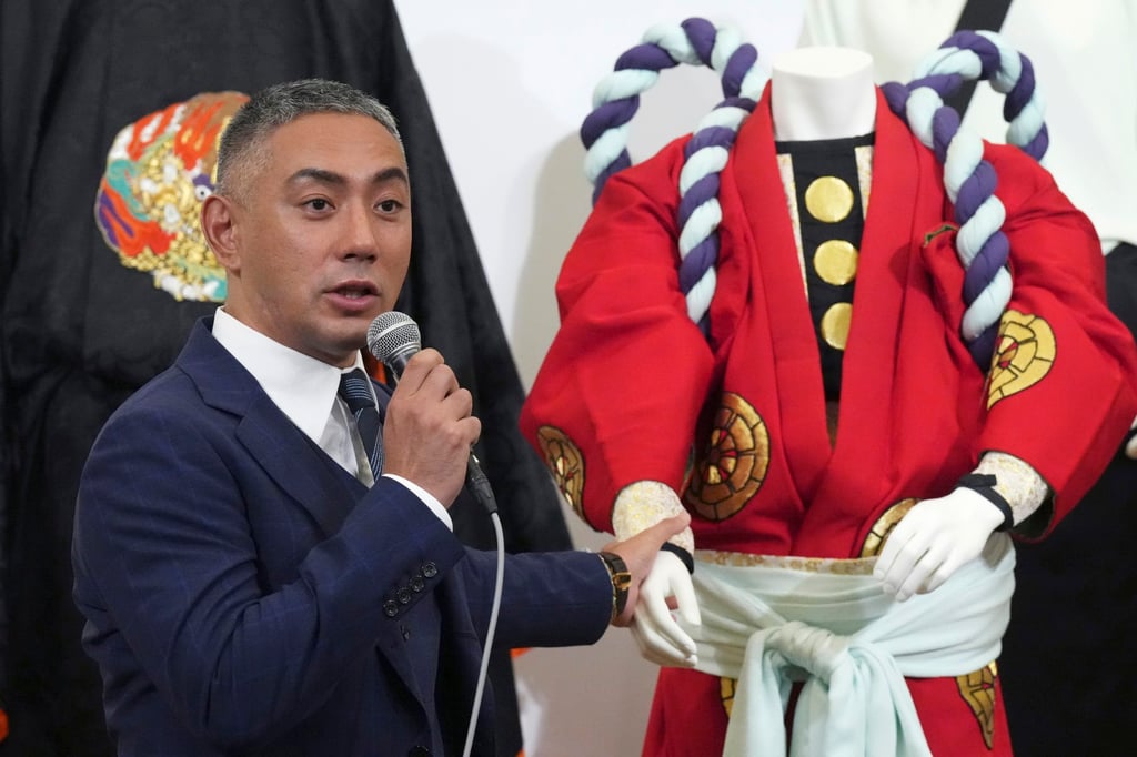 Danjuro has 12 costume changes for Hoshiawase Jusandan, in which he plays 13 parts, including a princess, a sushi chef, a samurai and a fox who impersonates the warrior. Photo: AP