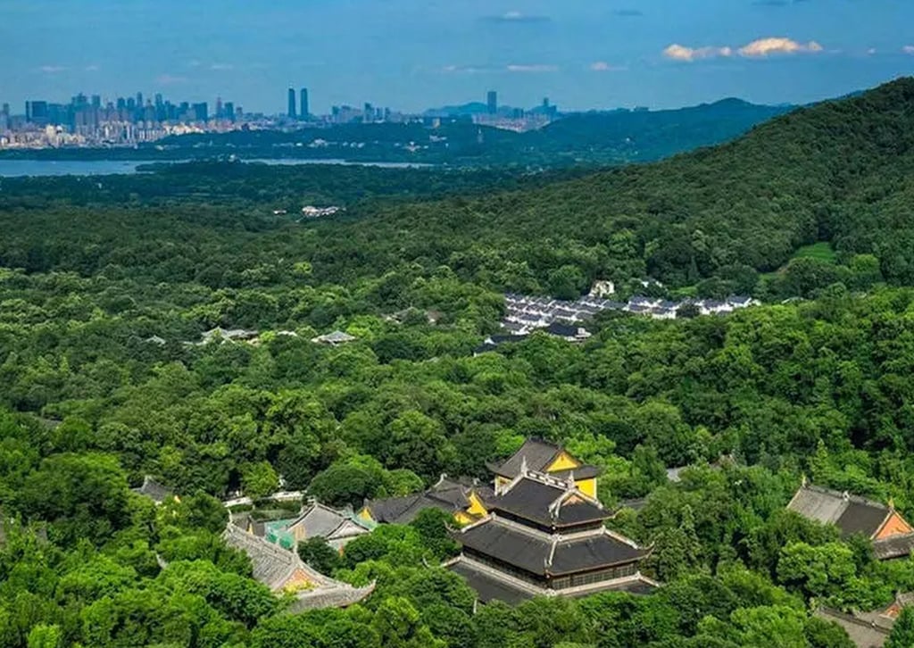 The ancient temple which dates back many centuries is set in lush countryside. Photo: QQ.com The ancient temple which dates back many centuries is set in lush countryside. Photo: QQ.com