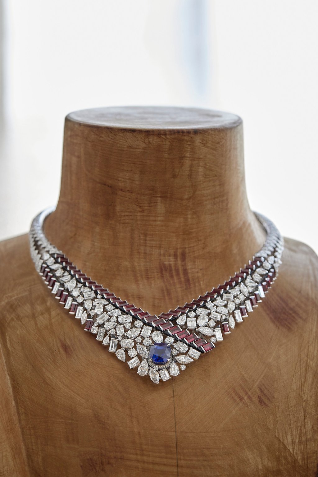 The Graphic Line necklace in white gold, platinum, diamonds, sapphire, rubies and onyx from Chanel’s latest High Jewellery collection, Haute Joaillerie Sport