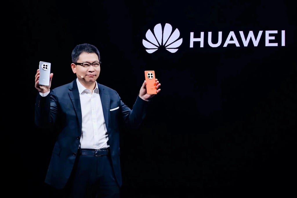 Huawei Technologies’ Richard Yu Chengdong shows off the company’s Mate 50-series smartphones at the product launch on September 6, 2022. Photo: Weibo Huawei Technologies’ Richard Yu Chengdong shows off the company’s Mate 50-series smartphones at the product launch on September 6, 2022. Photo: Weibo