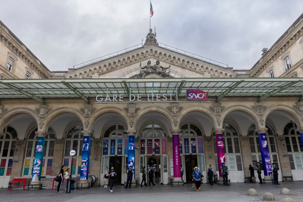 People walk past French police and Spanish Guardia Civil officers guarding the entrance of the Gare de l’Est train station in Paris, where a French soldier fell victim to a knife attack. Photo: EPA-EFE People walk past French police and Spanish Guardia Civil officers guarding the entrance of the Gare de l’Est train station in Paris, where a French soldier fell victim to a knife attack. Photo: EPA-EFE