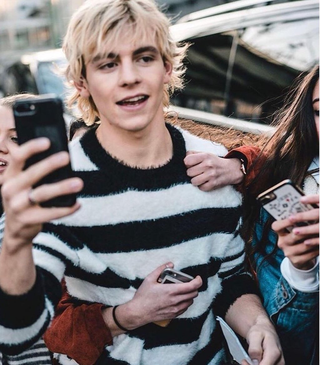 Ross Lynch never went to high school, and instead focused on his acting and music career. Photo: @ross_lynch/Instagram