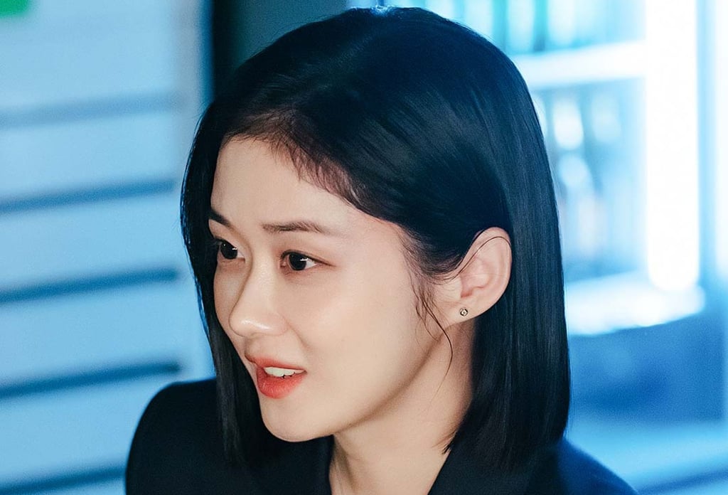 Jang Na-ra as divorce lawyer Cha Eun-kyung in a still from Good Partner.