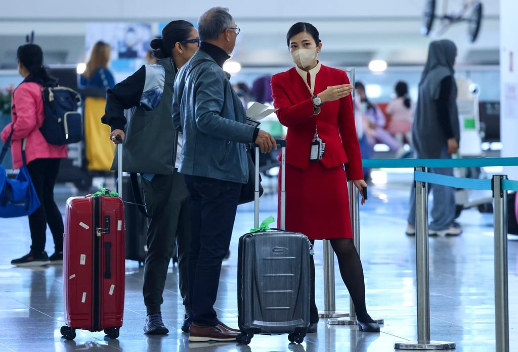 Explainer How Hong Kong s airport handles bags what to do if yours is damaged after viral Cathay clip South China Morning Post