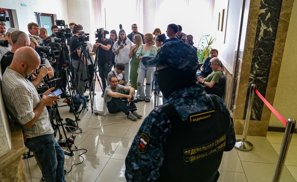 Journalists gather in the court during the hearing in the case against Evan Gershkovich in Yekaterinburg’s Sverdlovsk Regional Court. Photo: EPA-EFE Journalists gather in the court during the hearing in the case against Evan Gershkovich in Yekaterinburg’s Sverdlovsk Regional Court. Photo: EPA-EFE