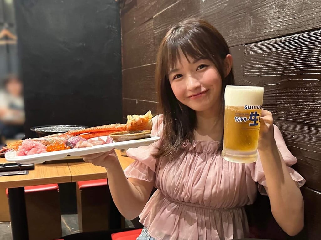A customer at Tamatebako in Tokyo. The restaurant charges foreign tourists more for the same meal than it charges Japanese and foreigners living in Japan. Photo: Instagram/@tamatebako_shibuya A customer at Tamatebako in Tokyo. The restaurant charges foreign tourists more for the same meal than it charges Japanese and foreigners living in Japan. Photo: Instagram/@tamatebako_shibuya