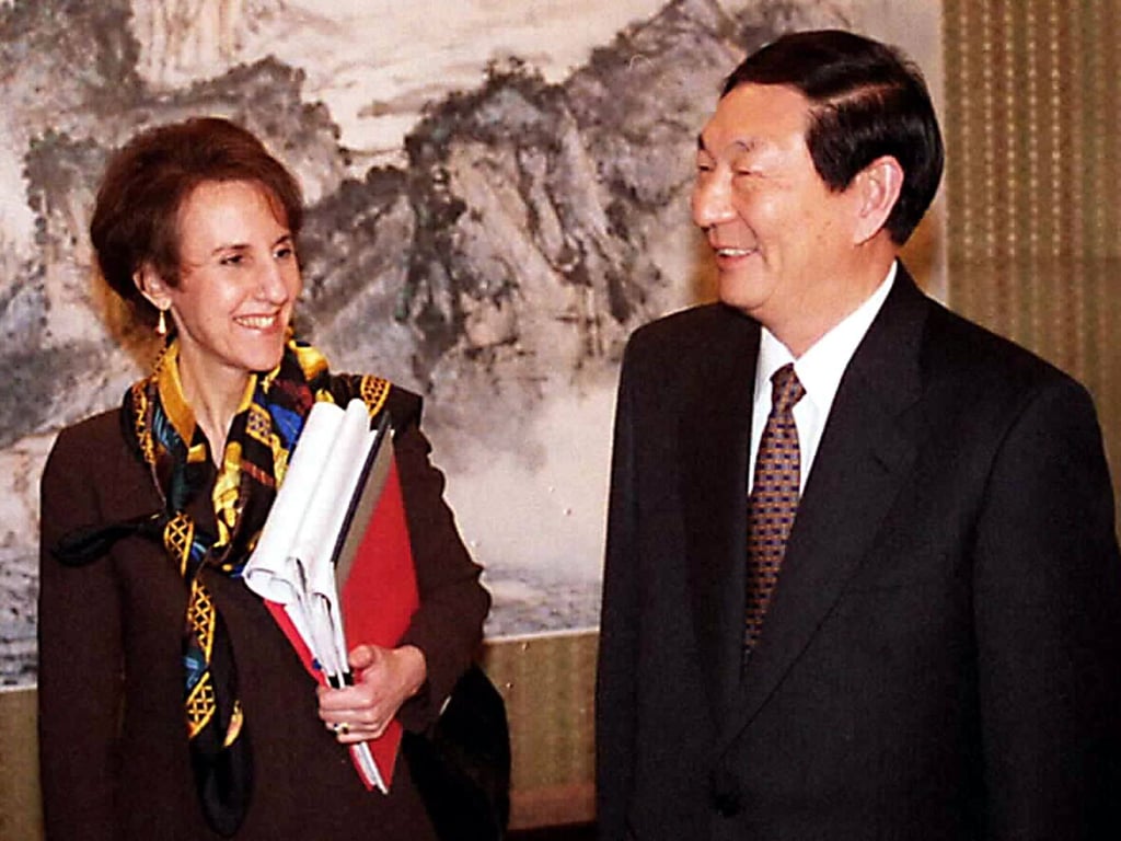 Chinese Premier Zhu Rongji, shown with US Trade Representative Charlene Barshefsky in 1999, last overhauled the country’s fiscal system in 1994 with tax sharing that helped central government revenues, but left local authorities too short to provide effective public services, such as health and education. Photo: Xinhua