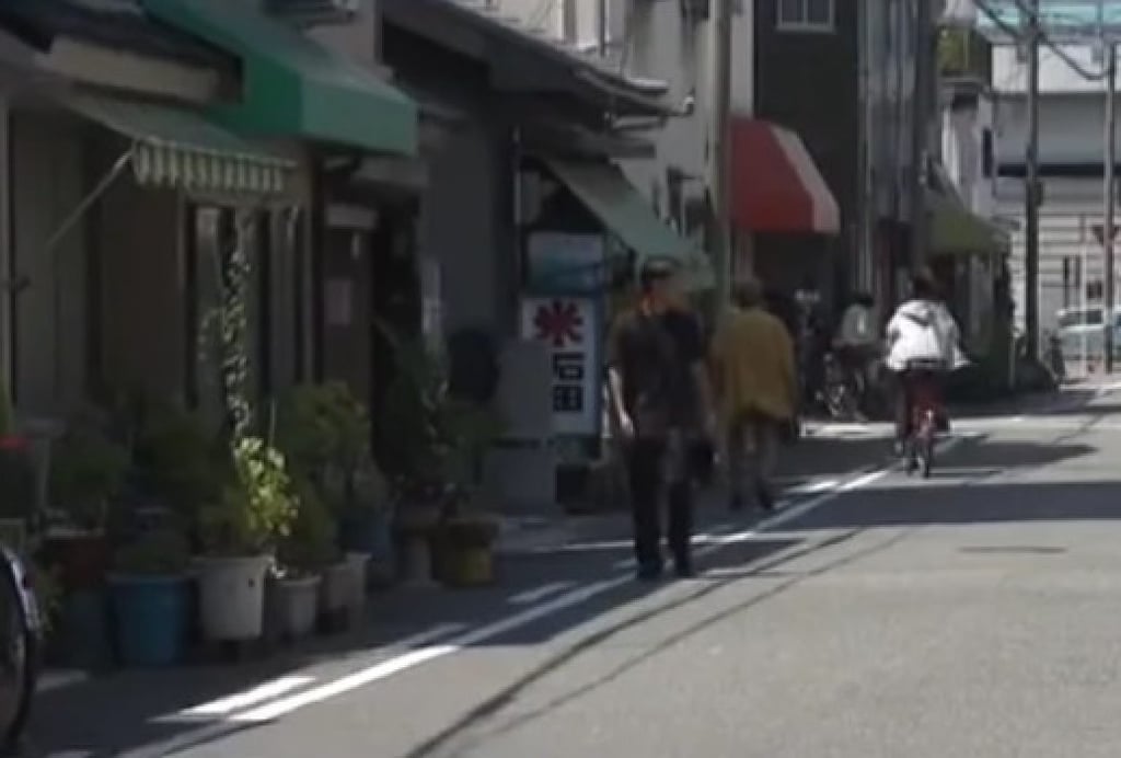 Su Weihao and his wife were returning to their Osaka hotel when they were attacked on this street. Photo: Nippon Television